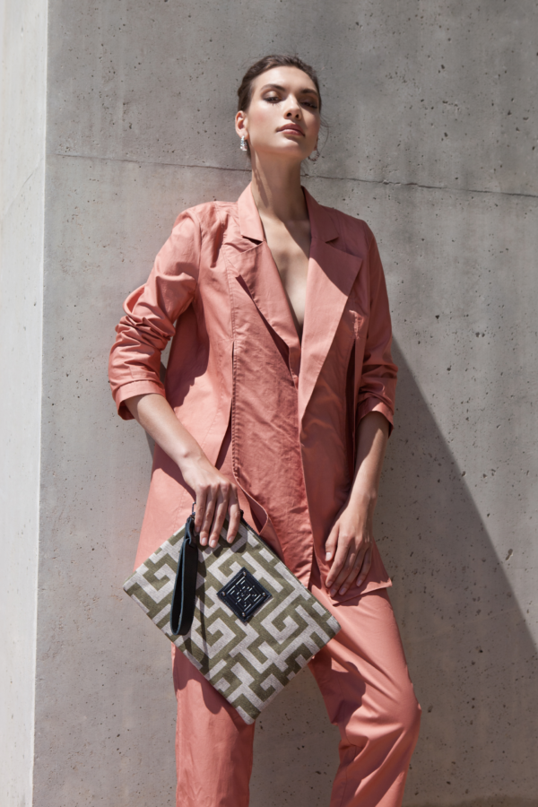 K L E O S khaki beige