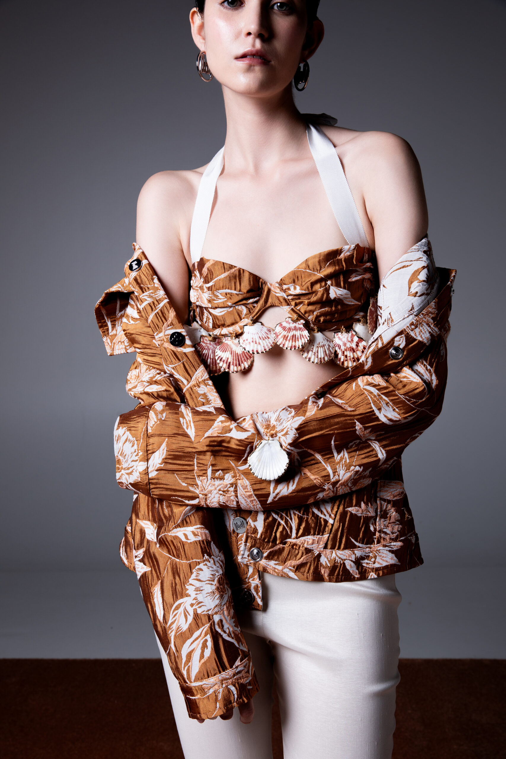 BRA WITH SHELLS